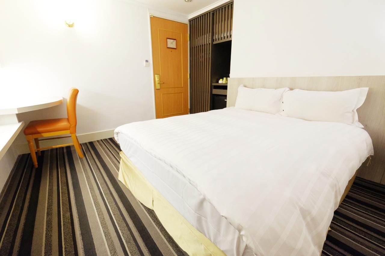 Dynasty Hotel Tainan Exterior photo