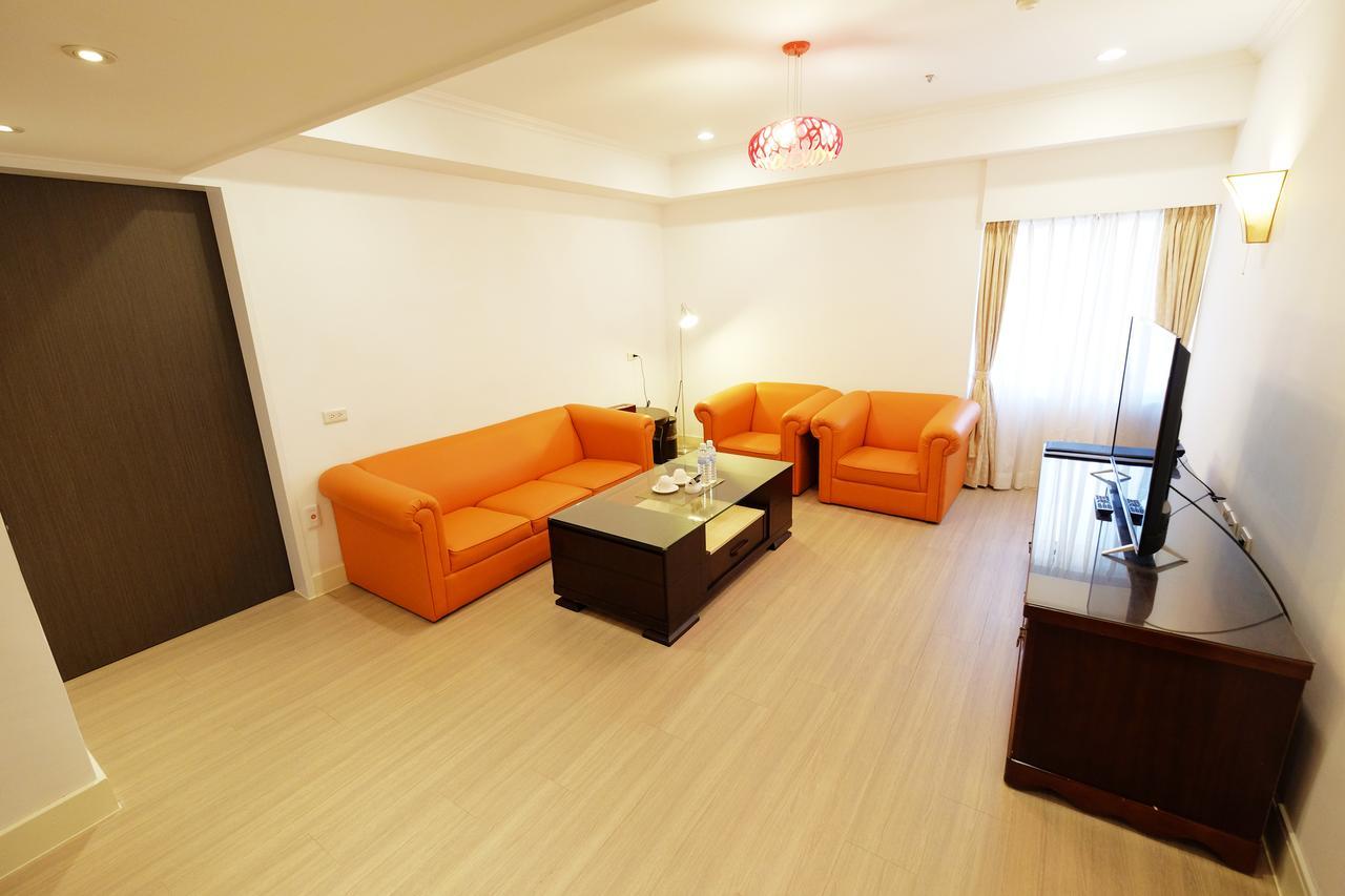 Dynasty Hotel Tainan Exterior photo