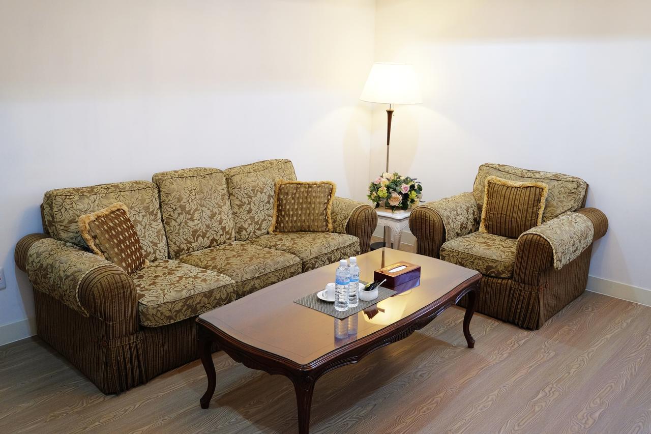 Dynasty Hotel Tainan Exterior photo