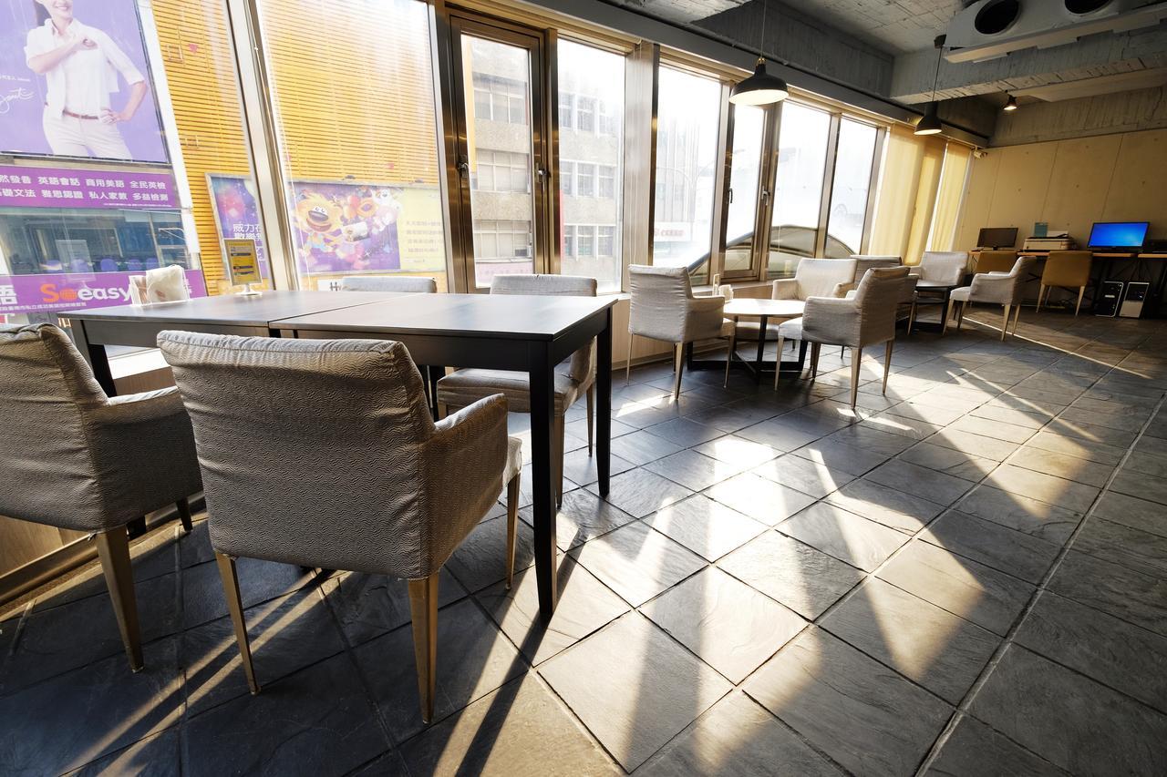 Dynasty Hotel Tainan Exterior photo