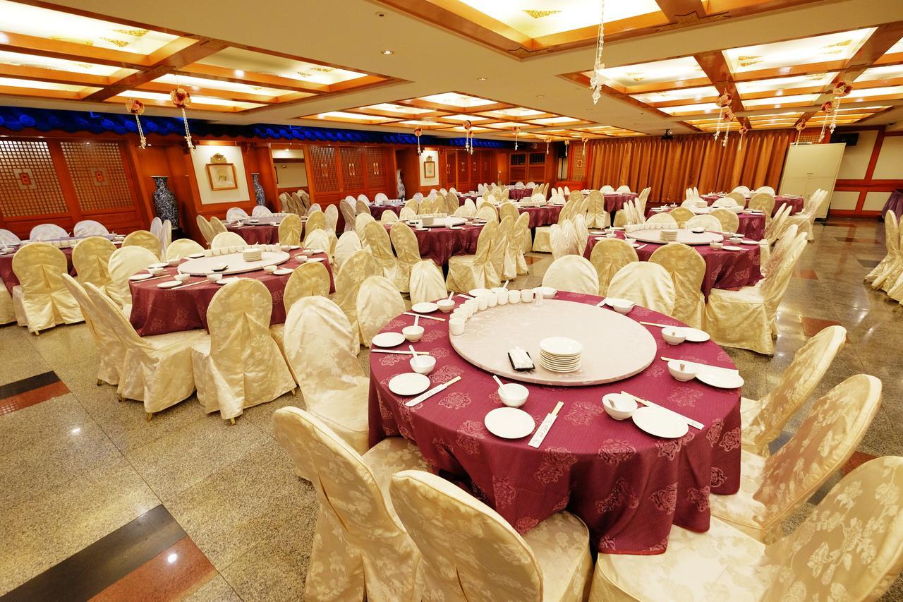 Dynasty Hotel Tainan Exterior photo